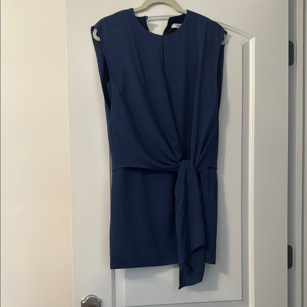 Elegant Navy Blue Sleeveless Dress